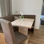 Lägenhet Ladner *